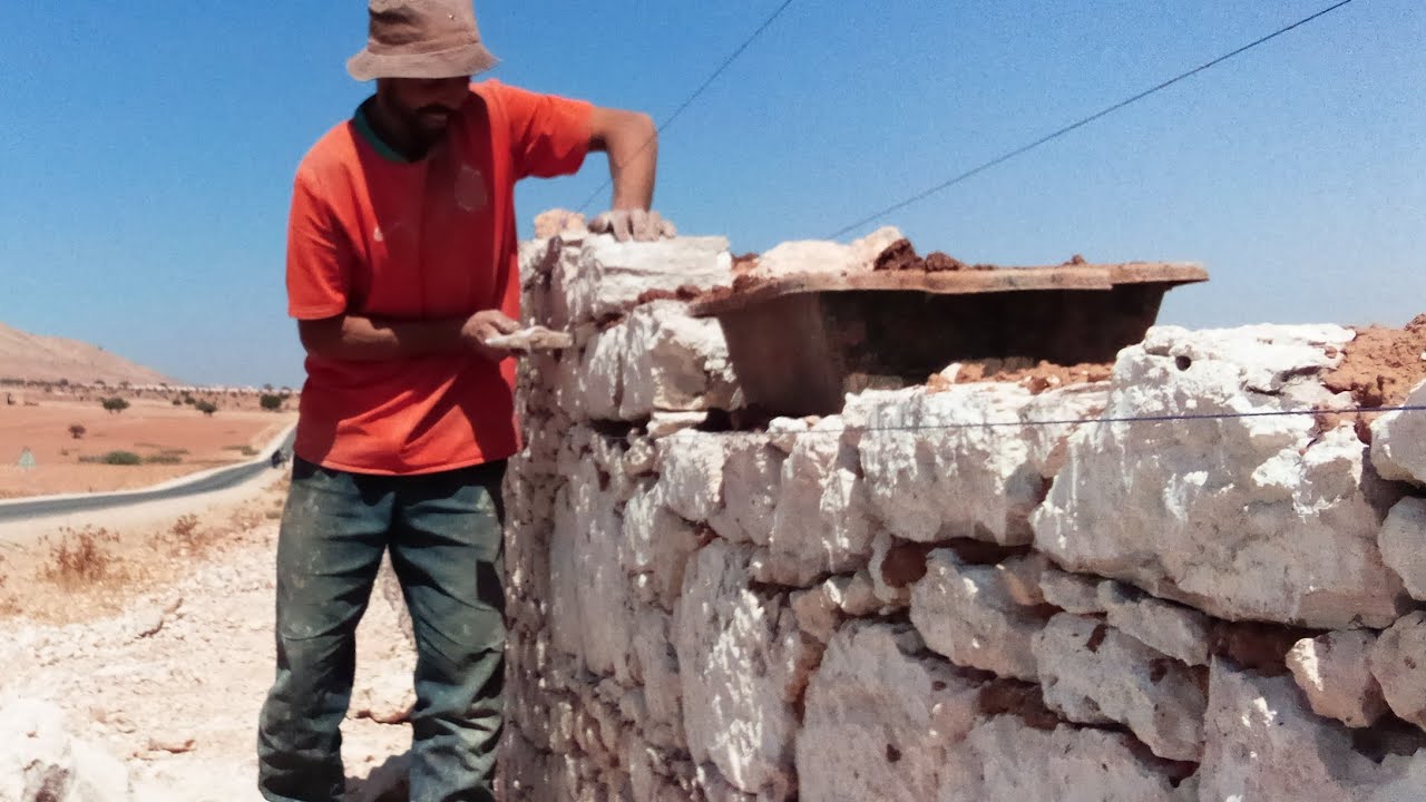 The traditional art of building with mud and stone is a wonderful Moroccan architectural art