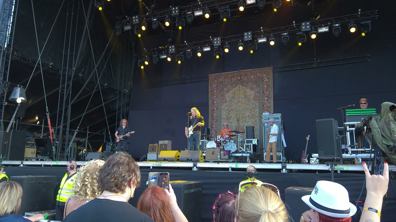 J.Karjalainen - Villejä Lupiineja (Tammerfest 2021)