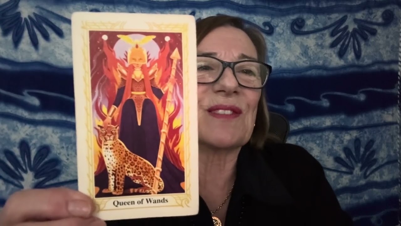 TAURUS♉️SOMEONE YOUNGER IS SO INTO YOU!#taurustarotreading 😱❤️‍🔥💥❤️🌹🦋