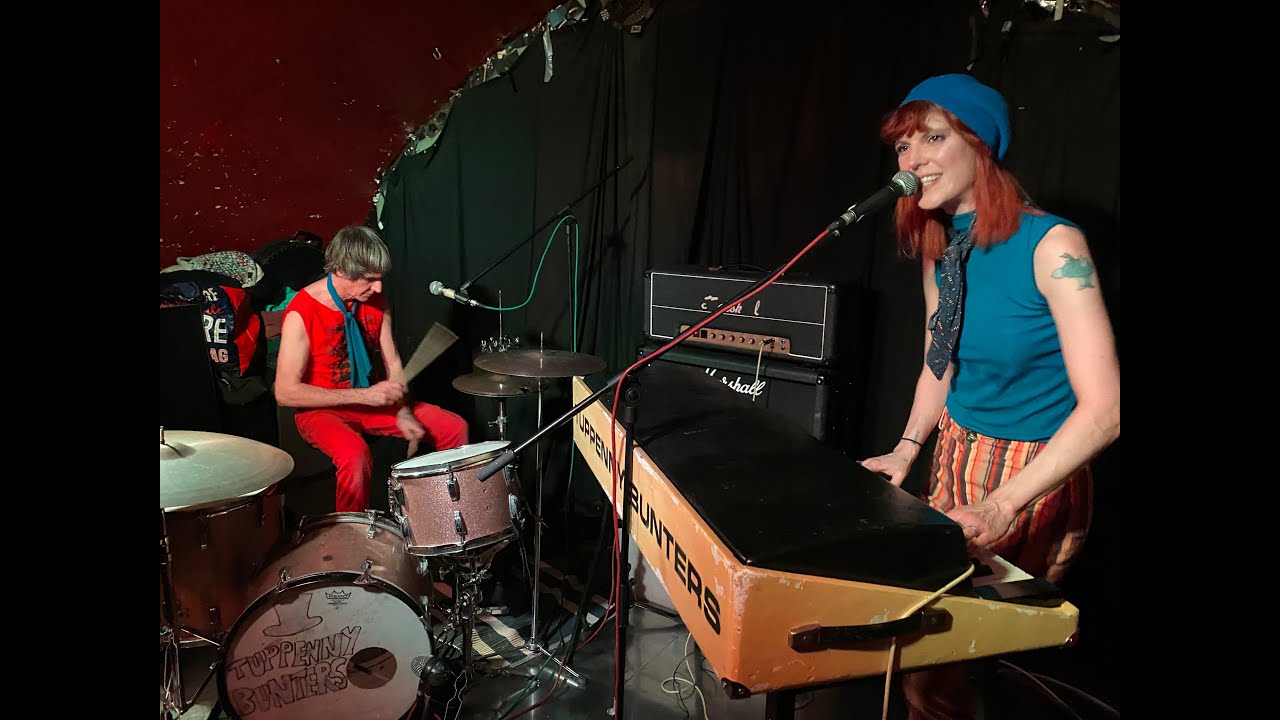 TUPPENNY BUNTERS live in Frankfurt am Main, 12.04.2024