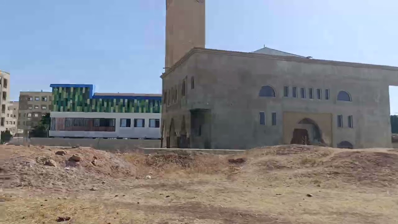 سكن حي شهدية مكناس كطلب فتح المسجد شهدية لي انه كاين ناس كبر فسن محرومين من اداء صلاة 