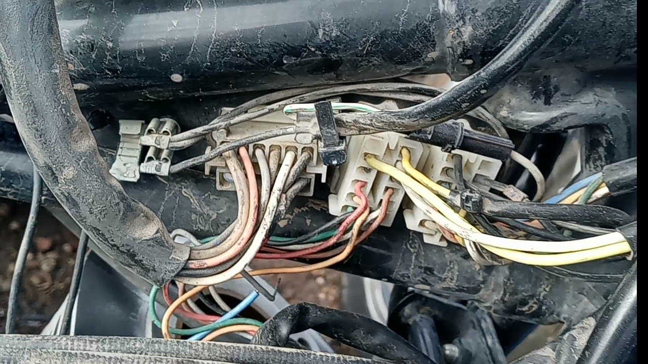 Accessory light wiring on a heritage Softail 1986-99.