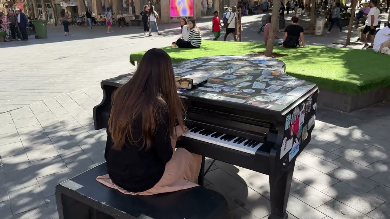 Jerusalem Walks around the city center. Beautiful day!