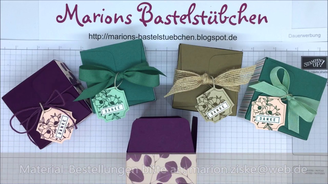 Quadratische Schachtel mit dem Falzbrett für Geschenktüten mit 