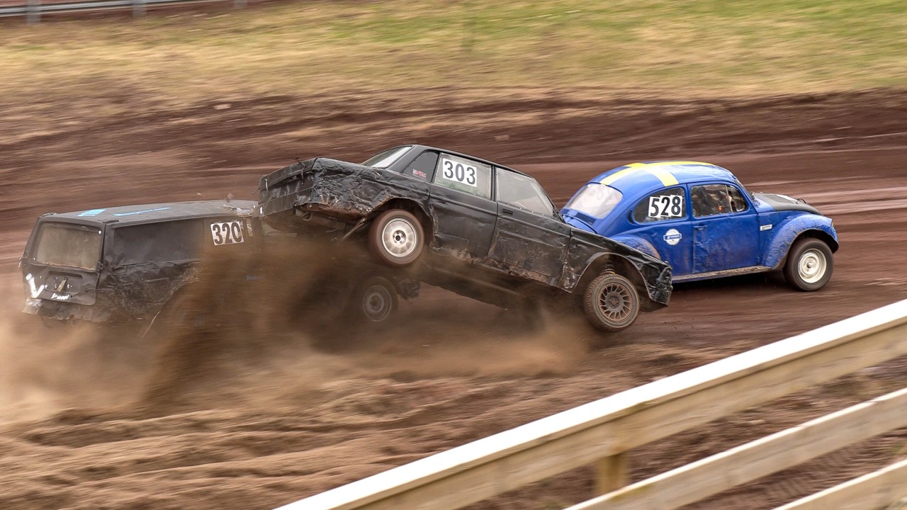 Hjelms p&aring;skrace 2026 | Folkrace Varberg | Crash & Action
