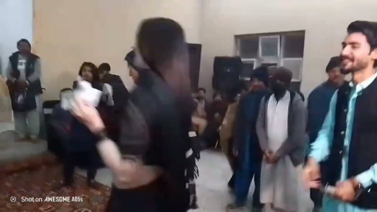 دل کے سو ٹکڑے ہے ہر ٹکڑے پر تیرا نام ہے سونگ. کمال کا ڈانس دیکھے. کیمرہ مین اویس گل میانوالی 