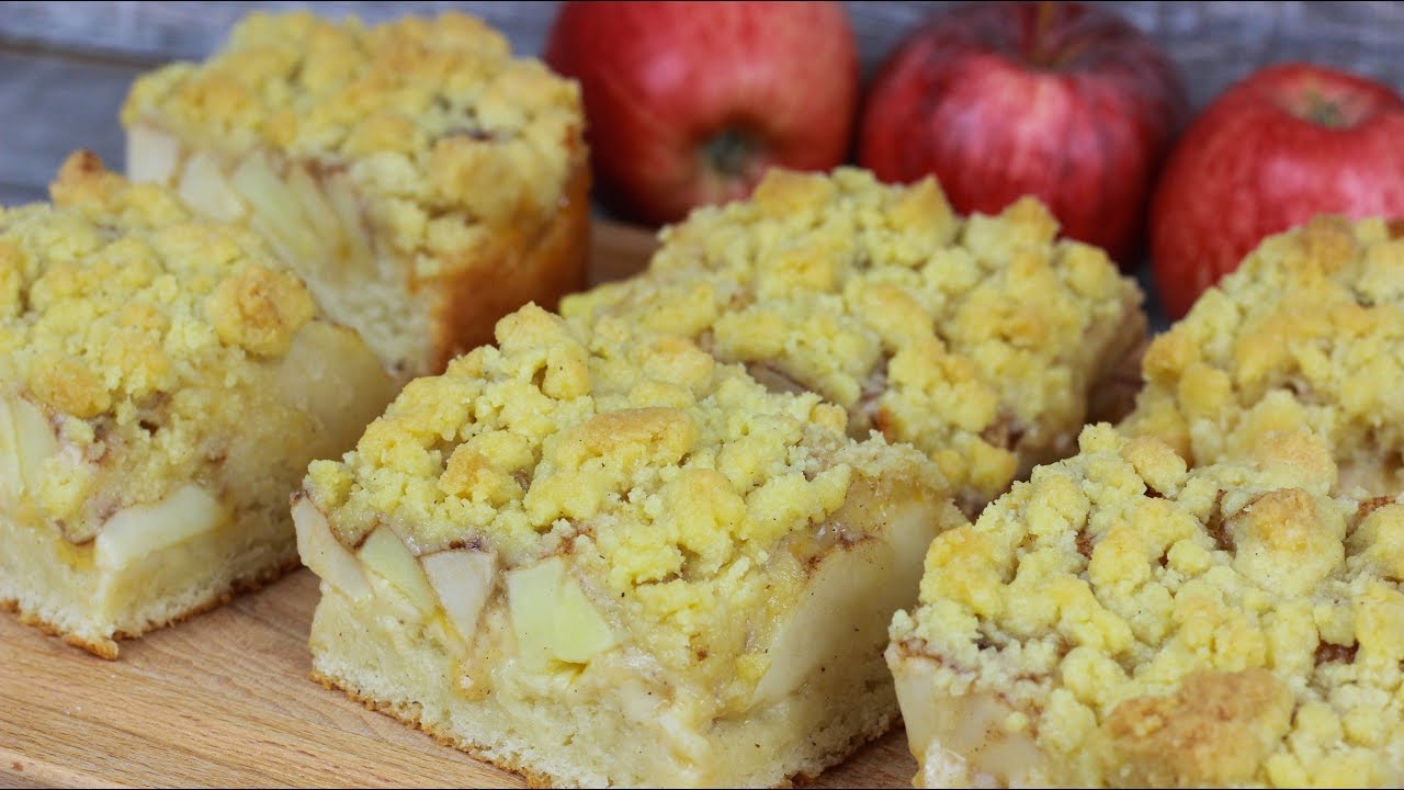 Saftiger Apfel Streuselkuchen mit Quark Öl Teig vom Blech - Apfelkuchen mit falschem Hefeteig
