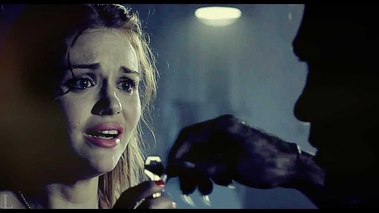 Lydia & Jackson | Holding a heart