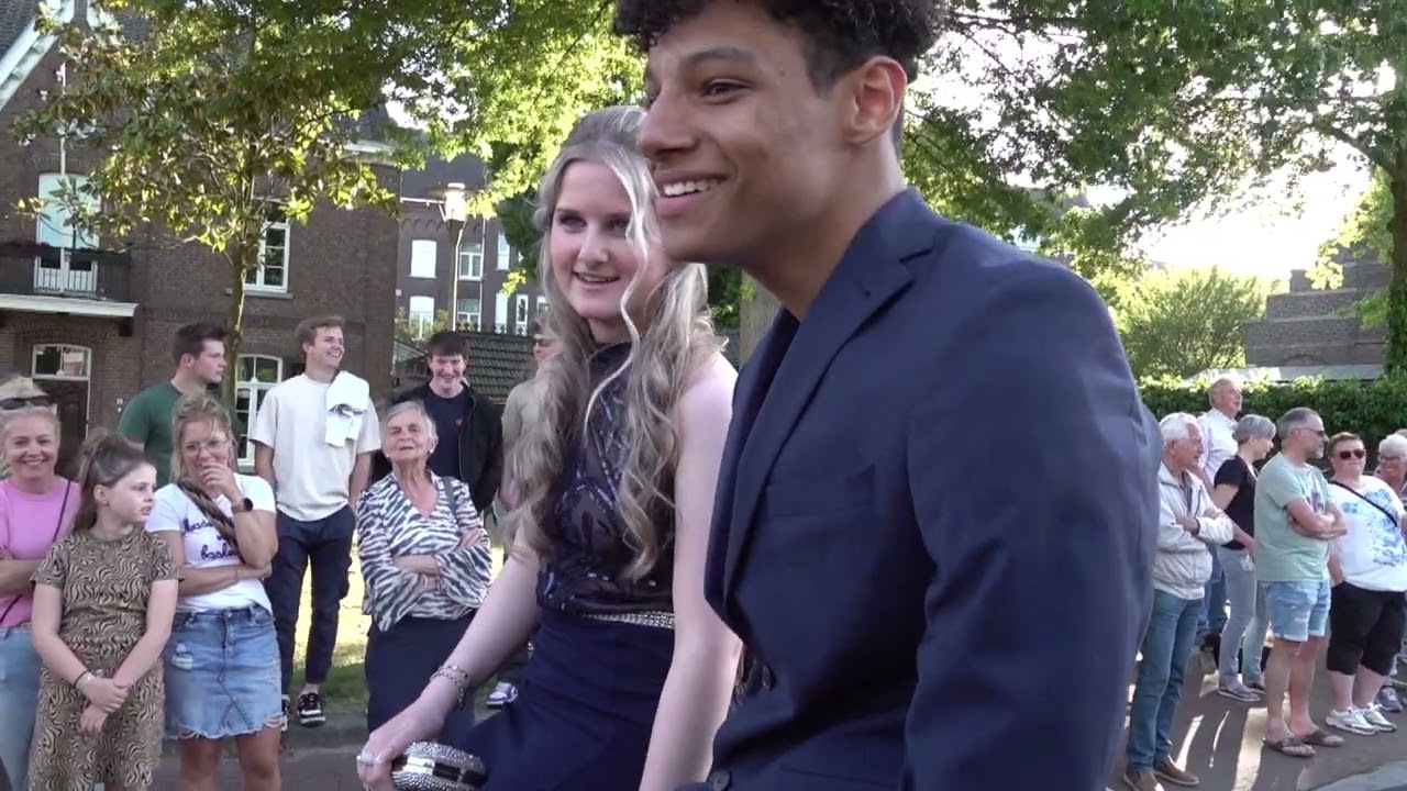 Leerlingen Bouwens in mooiste outfits naar galafeest