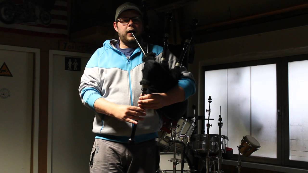 The Lion sleeps tonight- Bagpipe Cover - MacOger
