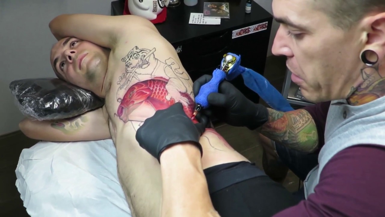 Family Art Tattoo - MR KOAN en acción.