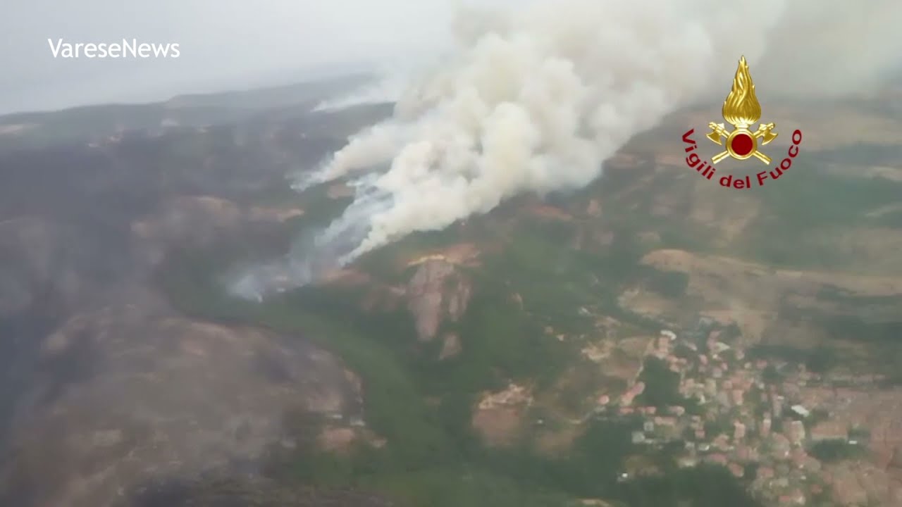 Maxi incendio in Sardegna, Vigili del Fuoco in azione