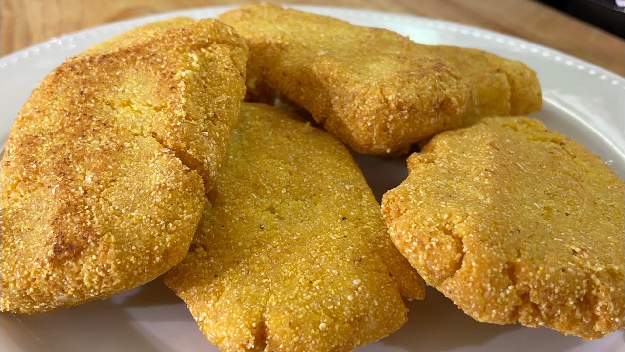 THIS WAS MY MOM AND DADS FAVORITE BREAD TO EAT WITH GREENS AND BEANS/OLD SCHOOL HOT WATER CORNBREAD
