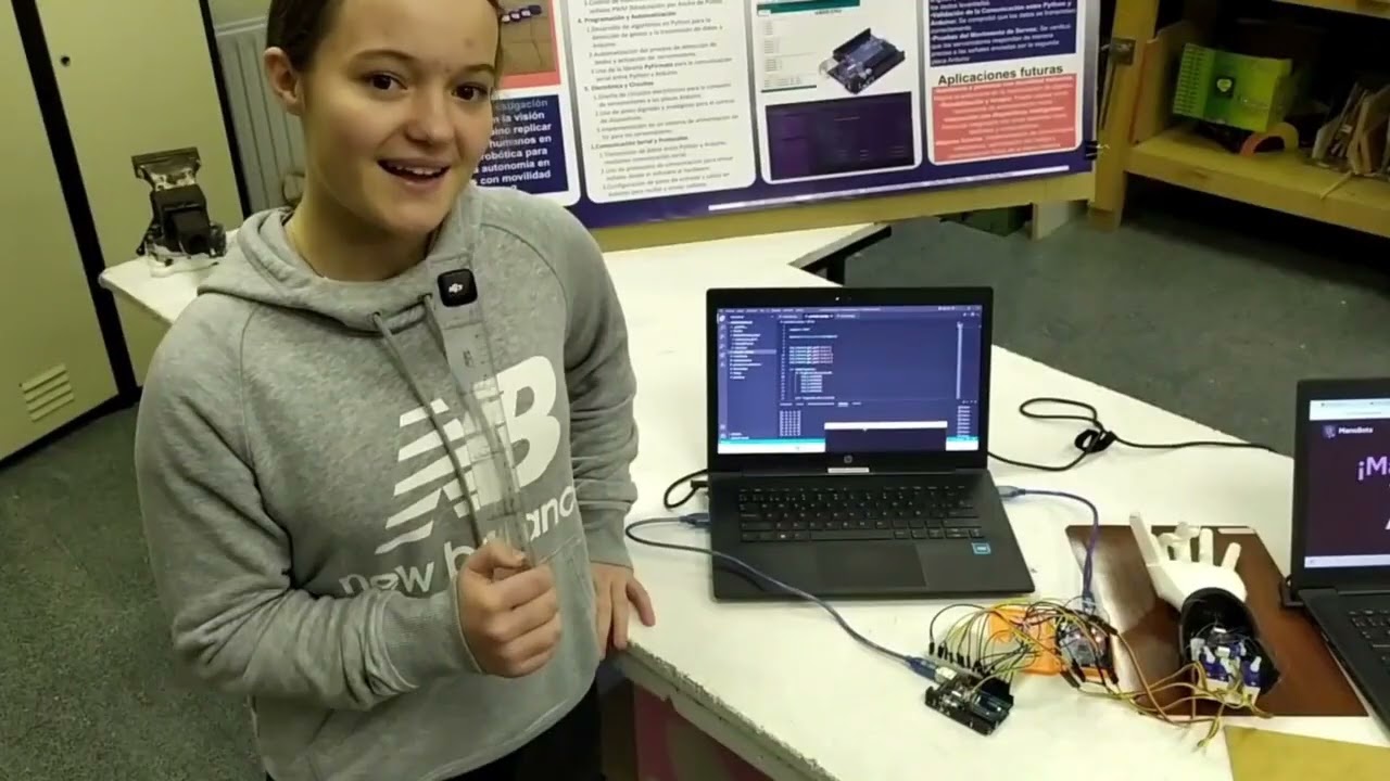 Mano robótica por Manobots