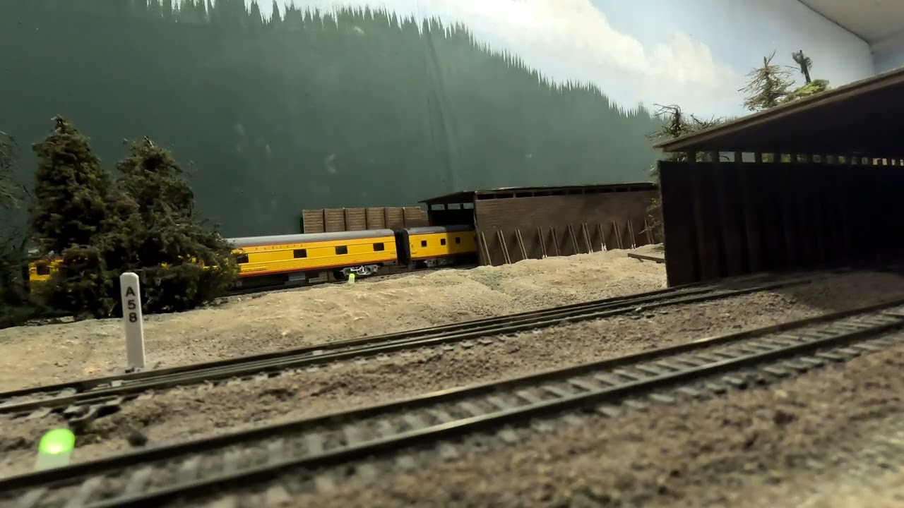 Model trains at the San Leandro Historical Railway Society, HO and O scale.  January 31st 2026.