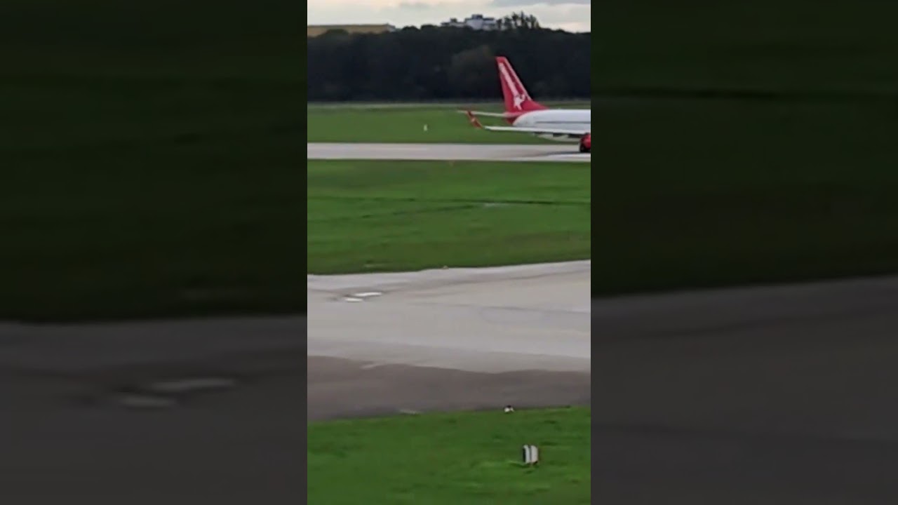 Corendon B737-800 takeoff at Hannover (EDDV)                                