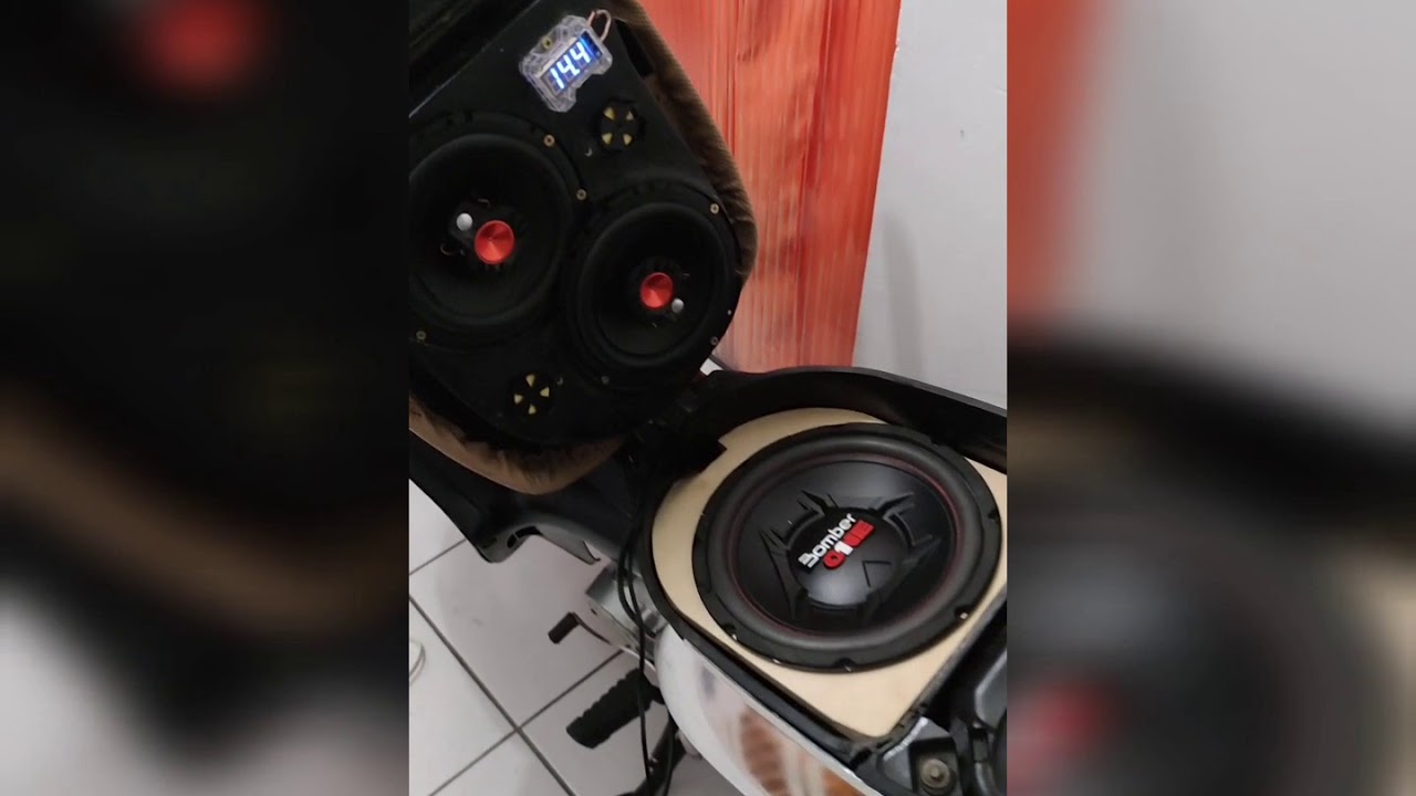 Som no baú da moto Jet concluído