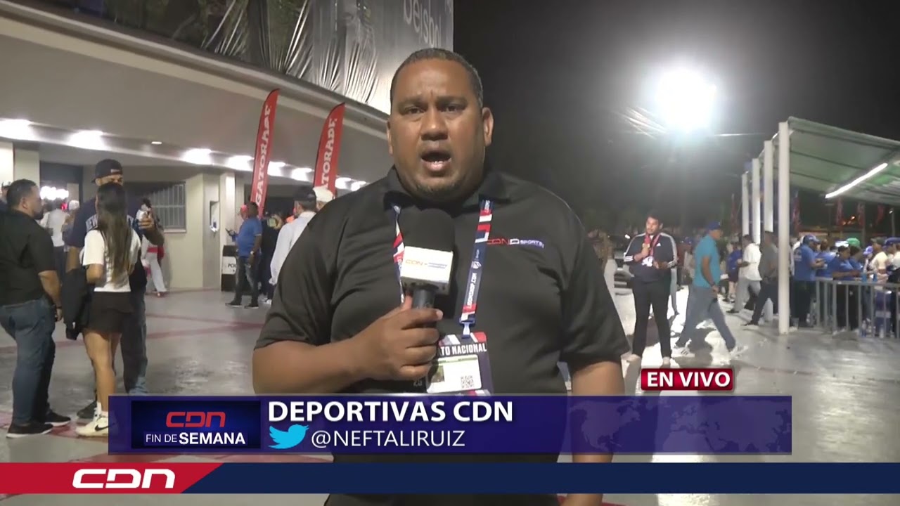 Fanático del Licey y del Escogidos llegan al Estadio Quisqueya