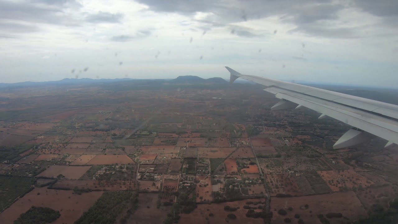 Landing Palma De Mallorca airport (PMI)