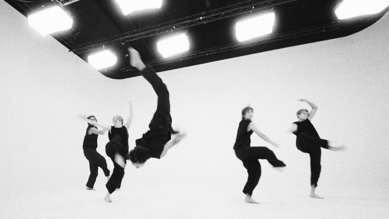 8 BALL (Performance Video)