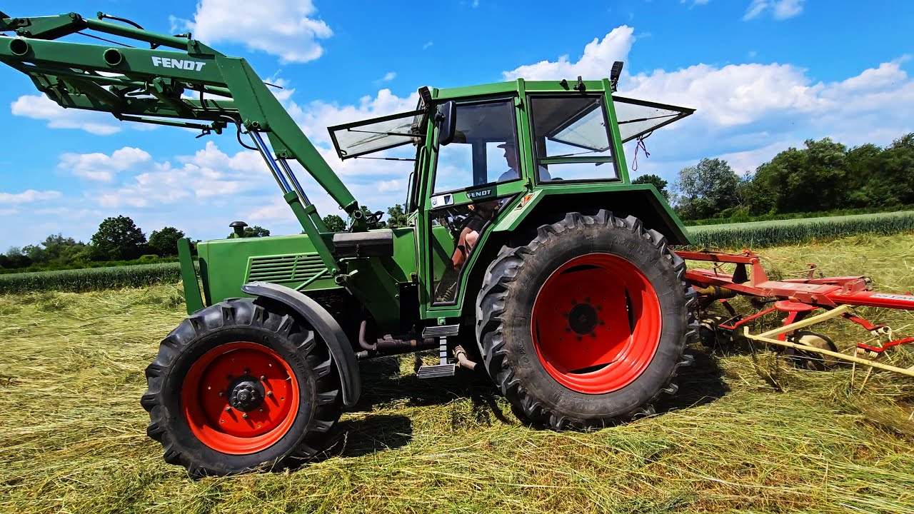 Fendt Farmer 106 LS Allrad Turbomatik mit PZ Zweegers FANEX 500 Kreiselheuer bei Heuernte 2023