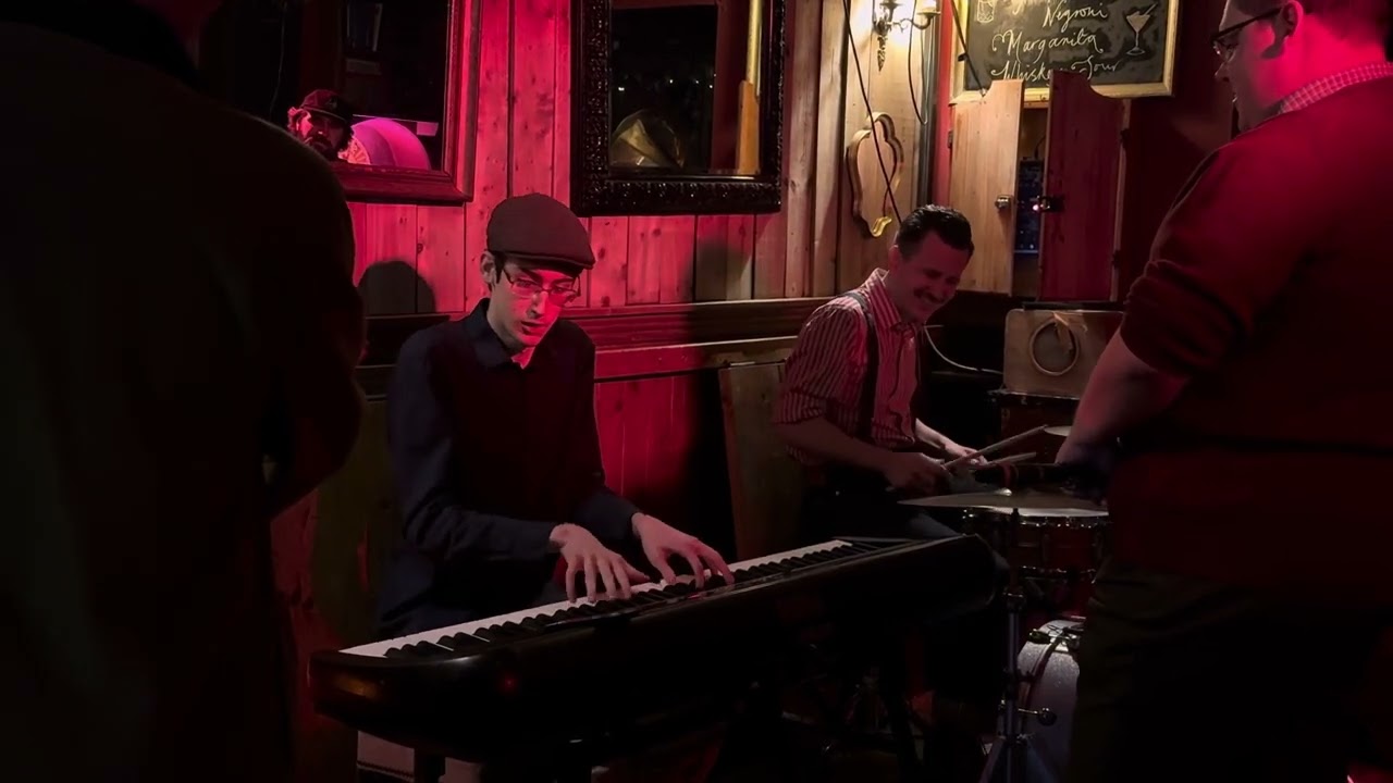 Whispering - live with Jack Calloway’s Rhythmic Experience 