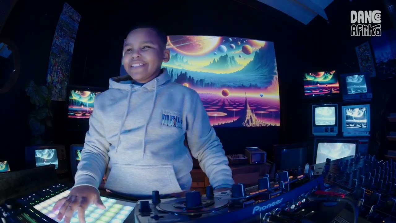 DJ Influence live from DiscovrTV Studios