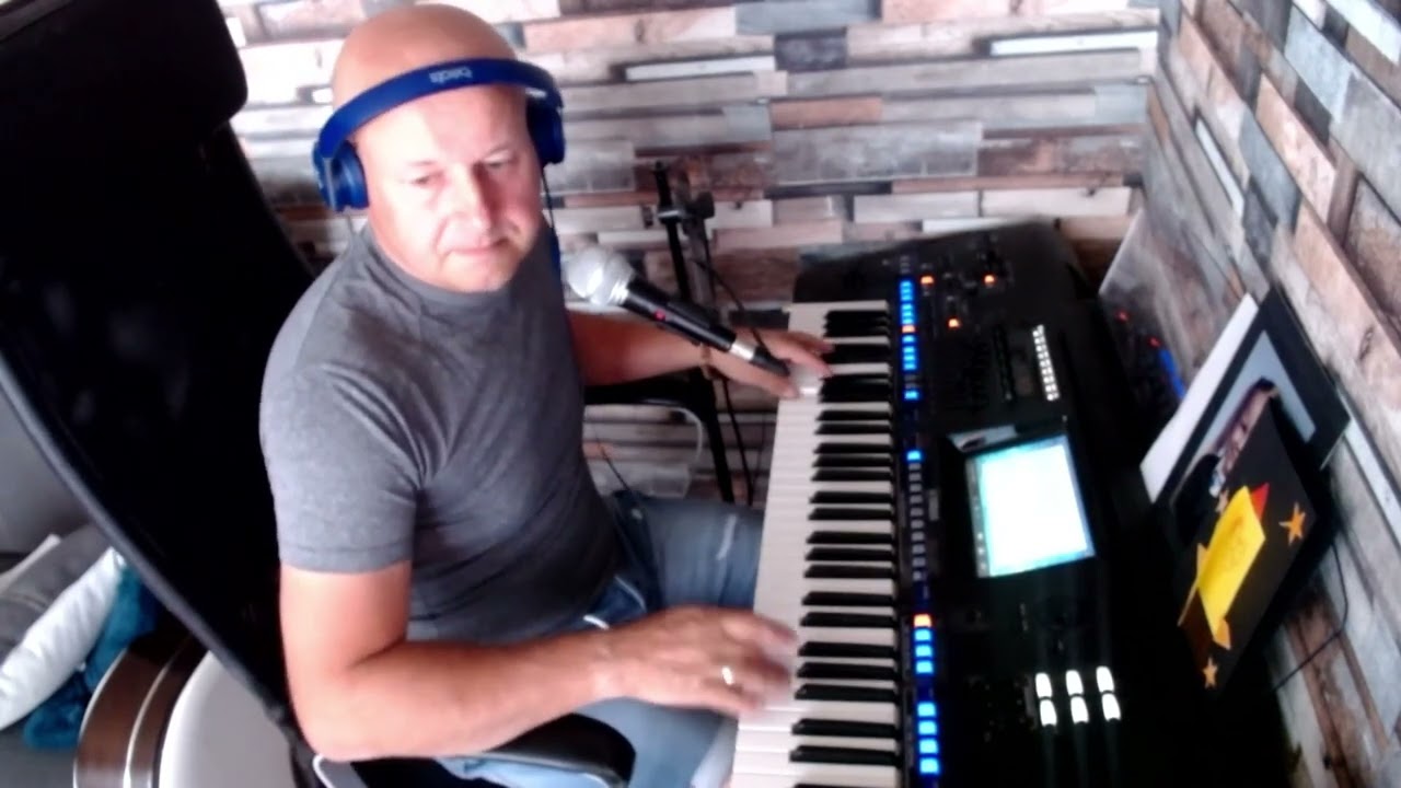MOJ CALY SWIAT IMPRESS COVER MISIEK LIVE YAMAHA GENOS