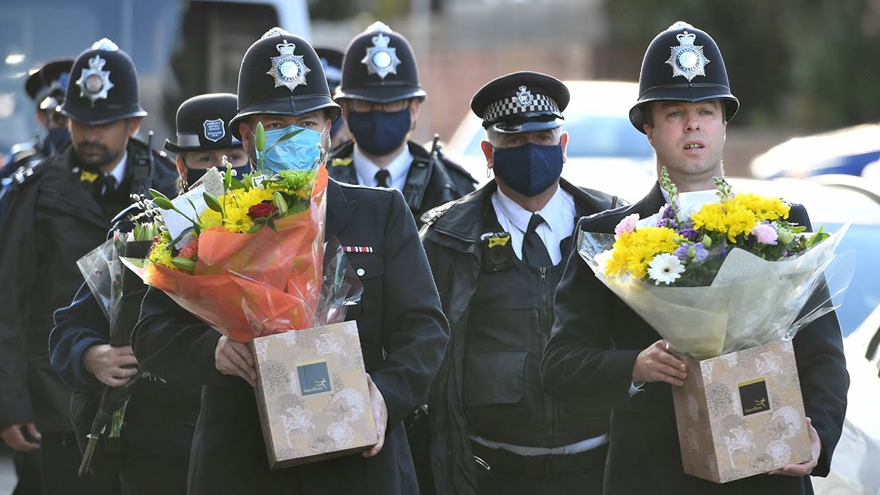 Fellow police officers pay tribute to fallen colleague after Croydon shooting