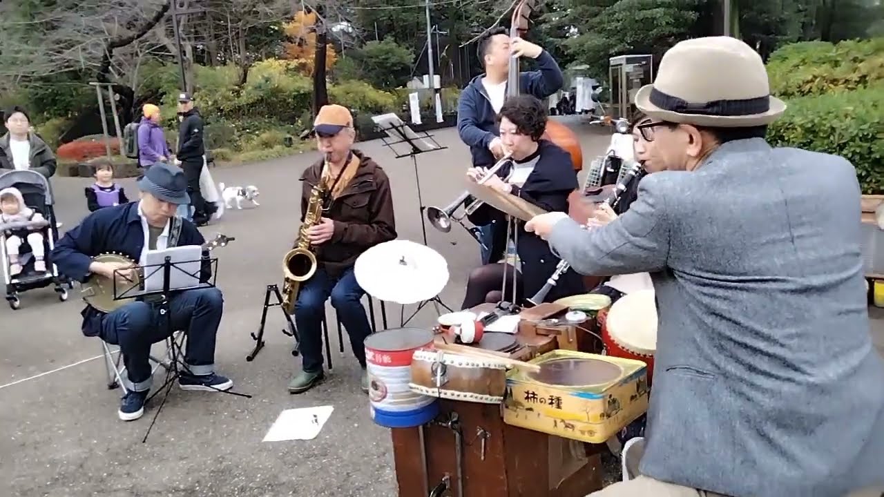 Trad jazz with DIY drum set 
