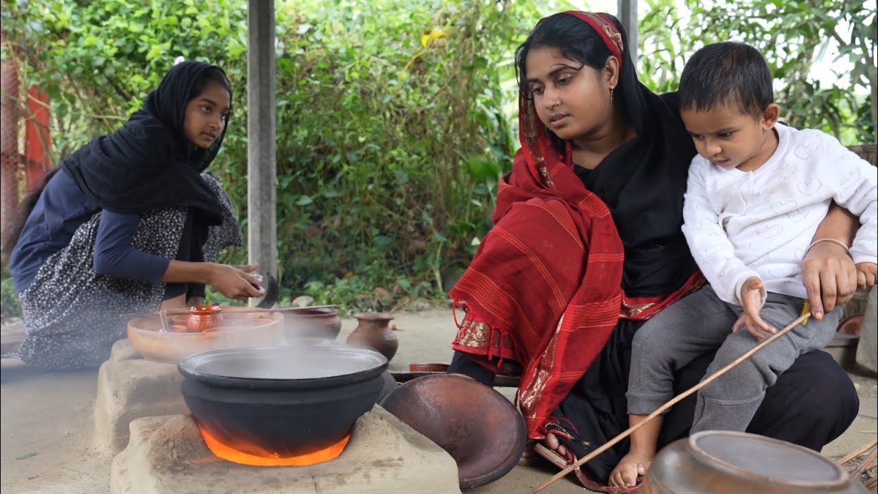 বৃষ্টি ভেজা দুপুরে তারার কি খেতে মন চাইছে | Village life with Shampa
