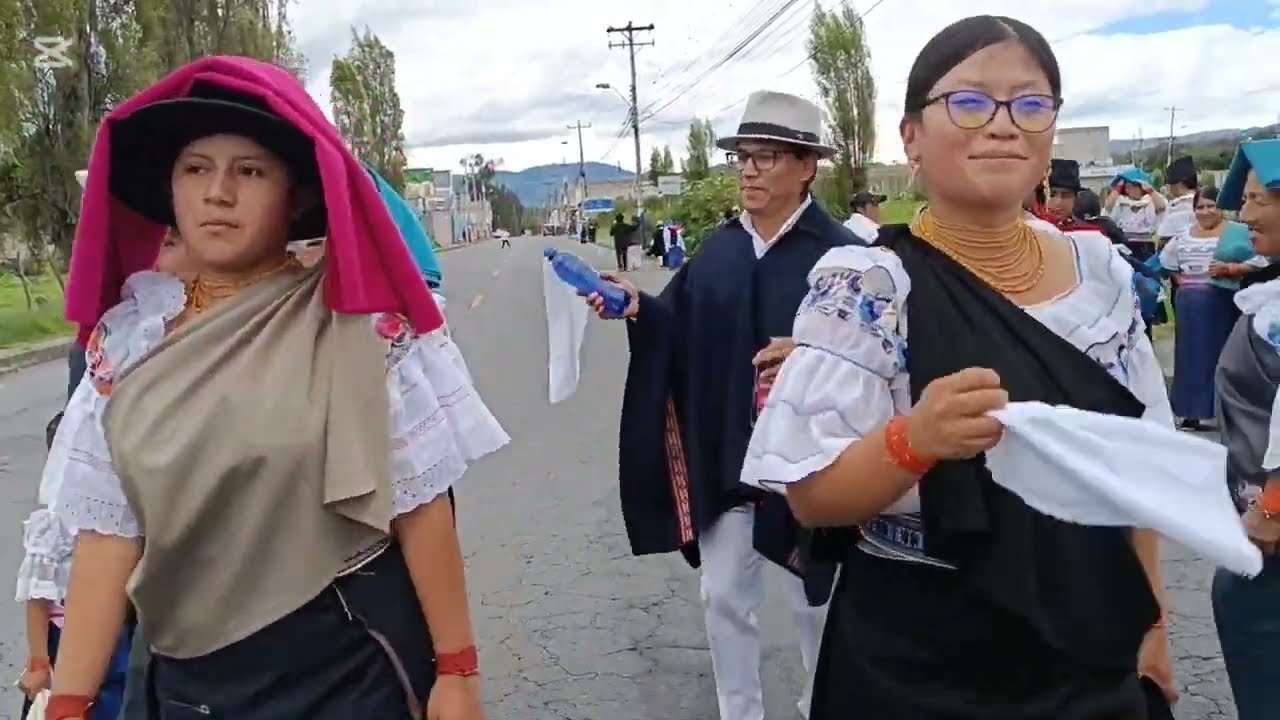 RUNA LAKTAKUNAPAK KAWSAY _ COMUNEROS DE SANTA BARBARA REGRESANDO DE COTACACH A SU TIERRA