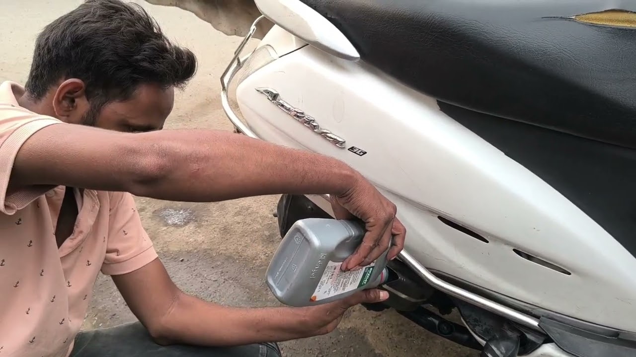 Activa 3g ka engine oil bahar nikal gaya / dekhiye fir hamne kaise di unko / 24 hour seva uplabdh 