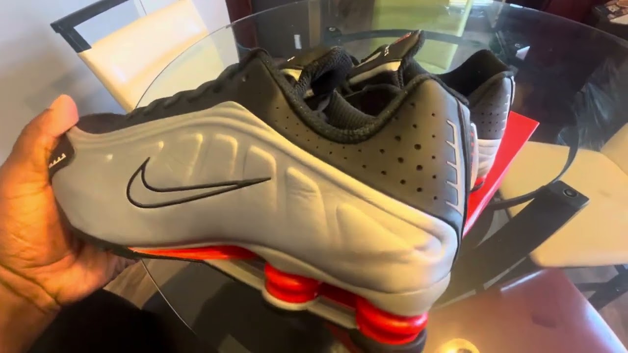 Nike Shox R4