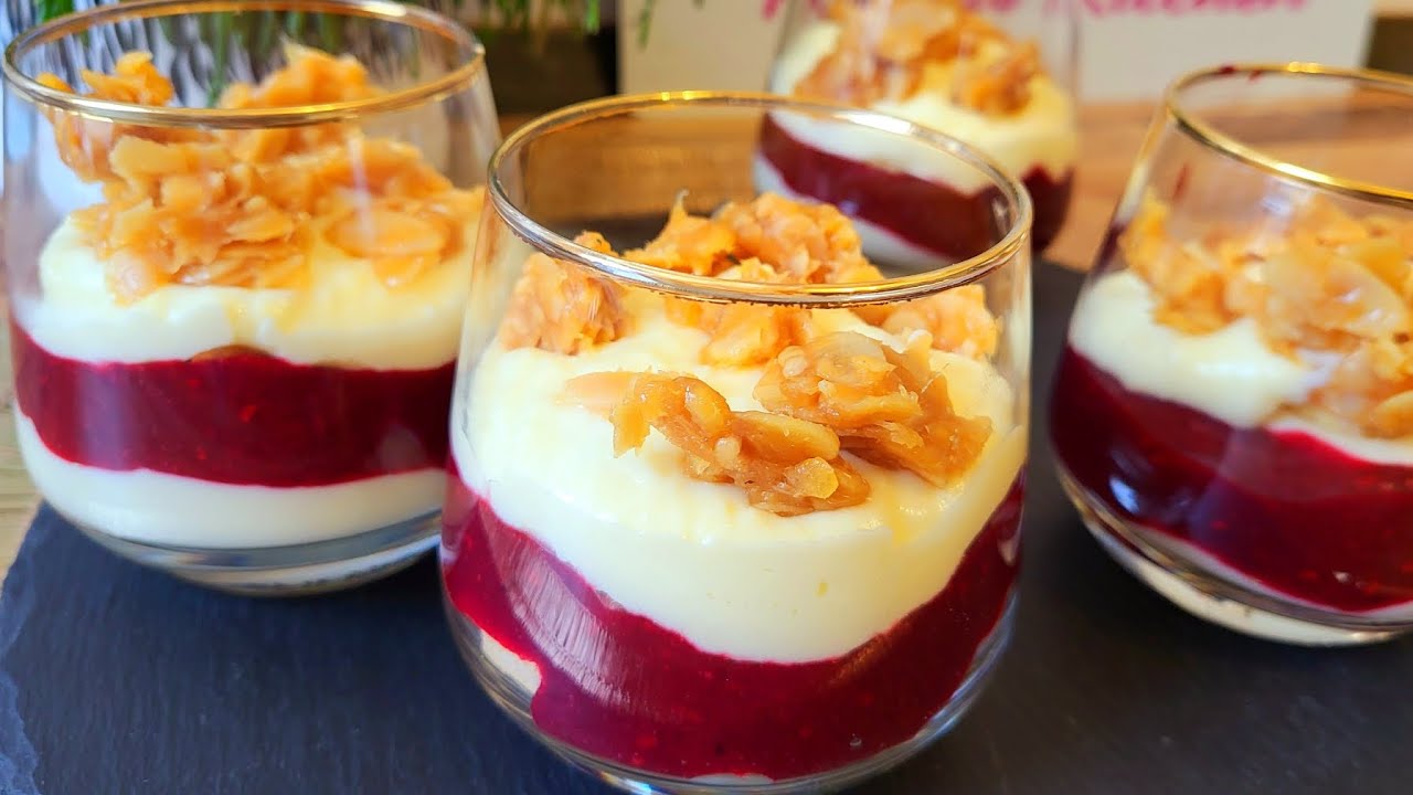 Fruchtiges Bienenstich Dessert im Glas, schnelles Rezept Highlight als Nachtisch