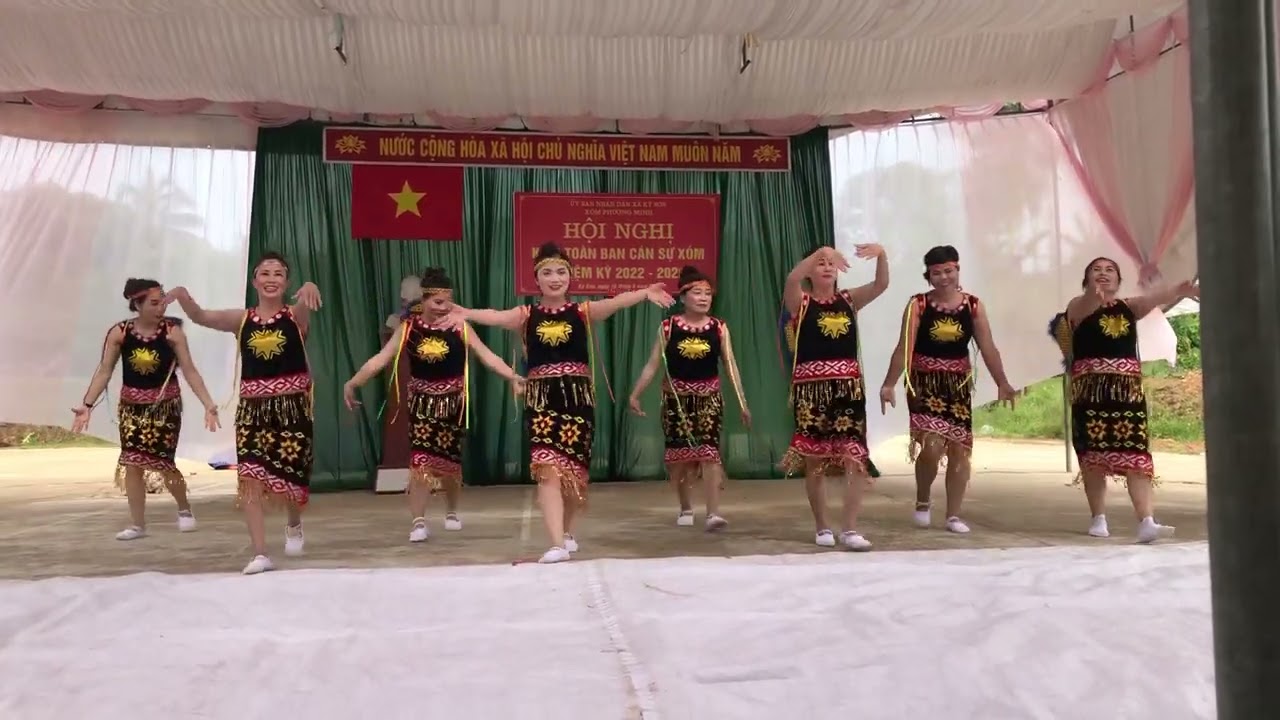 Người con gái pako xóm phượng minh