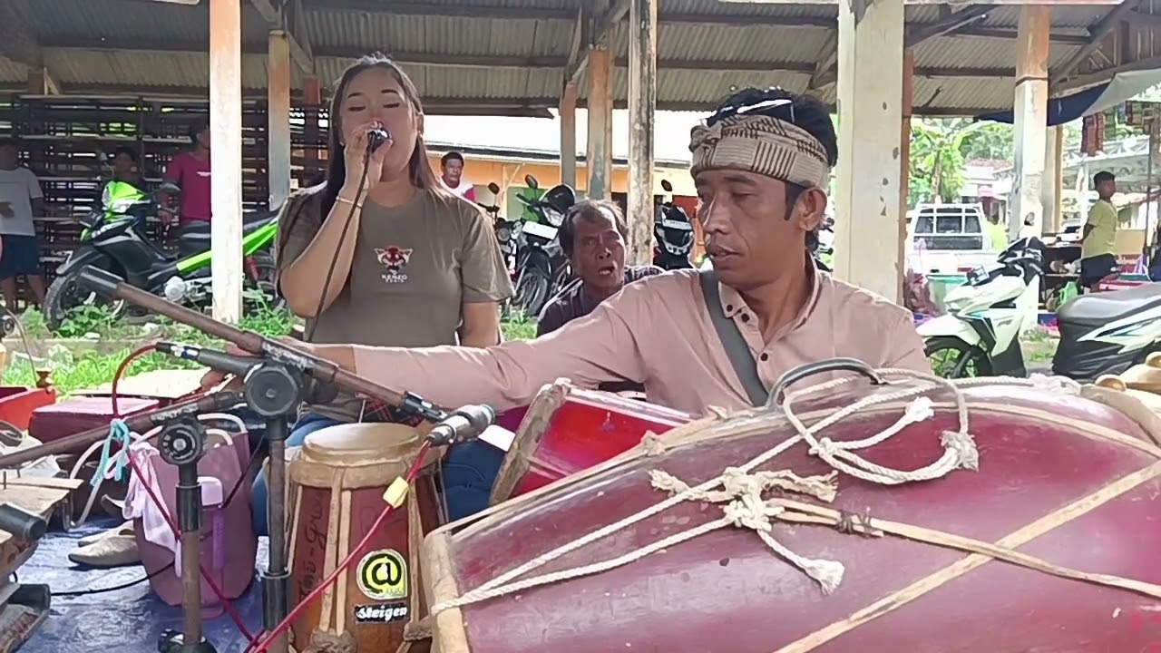 sinden Yuni dari Kamal gunungjati Banjarnegara 29 Desember 2026