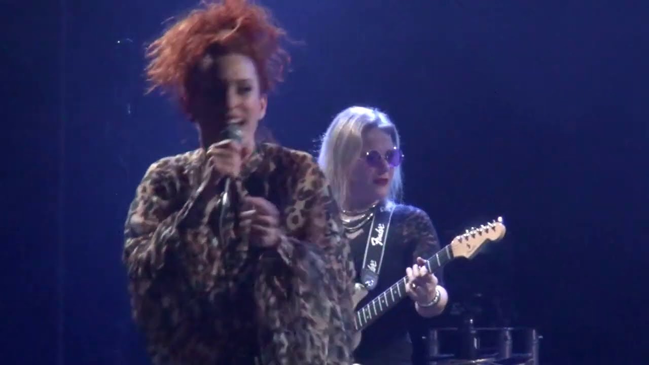 Strange Kind of Women - Mistreated  - live at La Grande Ourse Concert Hall