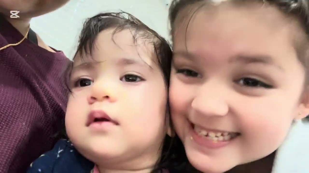 Baccho ke sath aise gujrta h mera din puri pagl ho jati hu par khushi bhi yahi h meri life ki 🤣🤣🥰