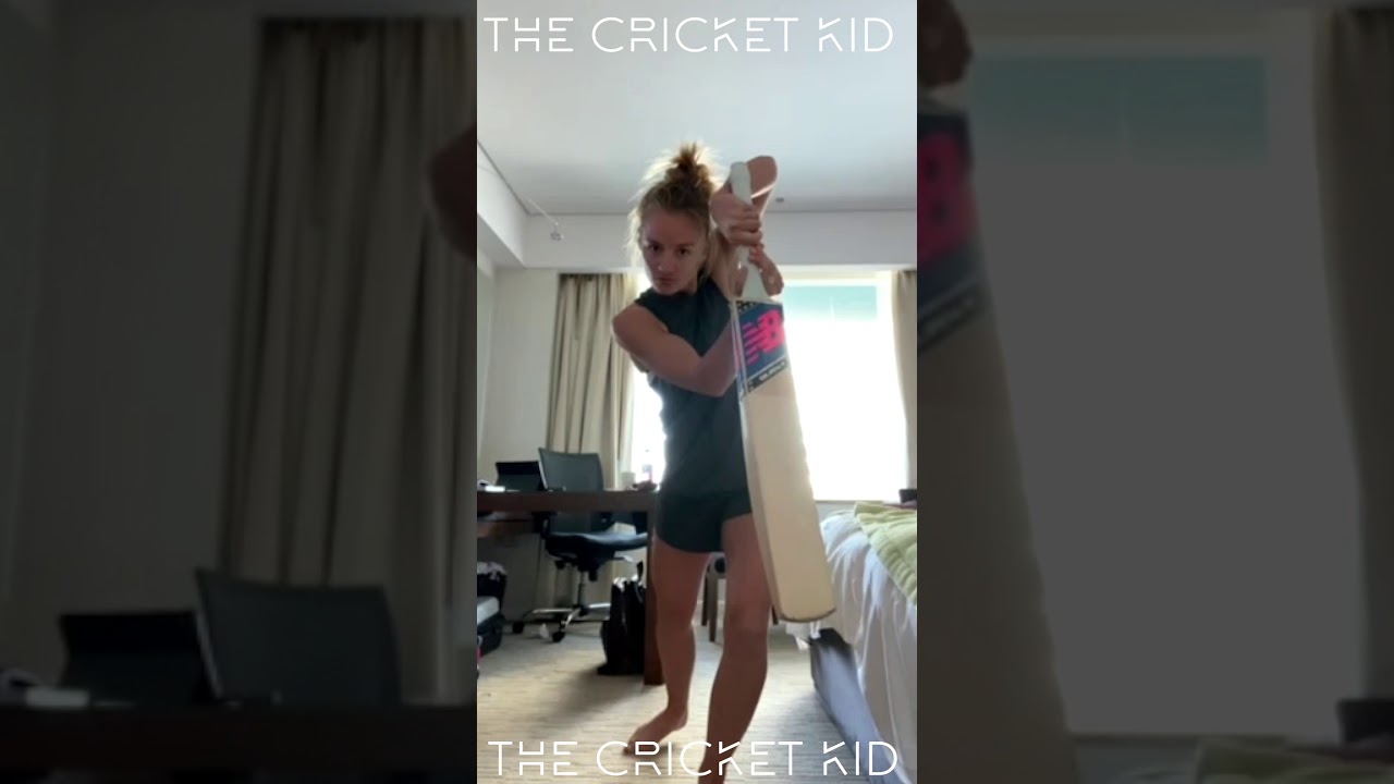 The Cricket Kid gets Coaching from England's Danni Wyatt!
