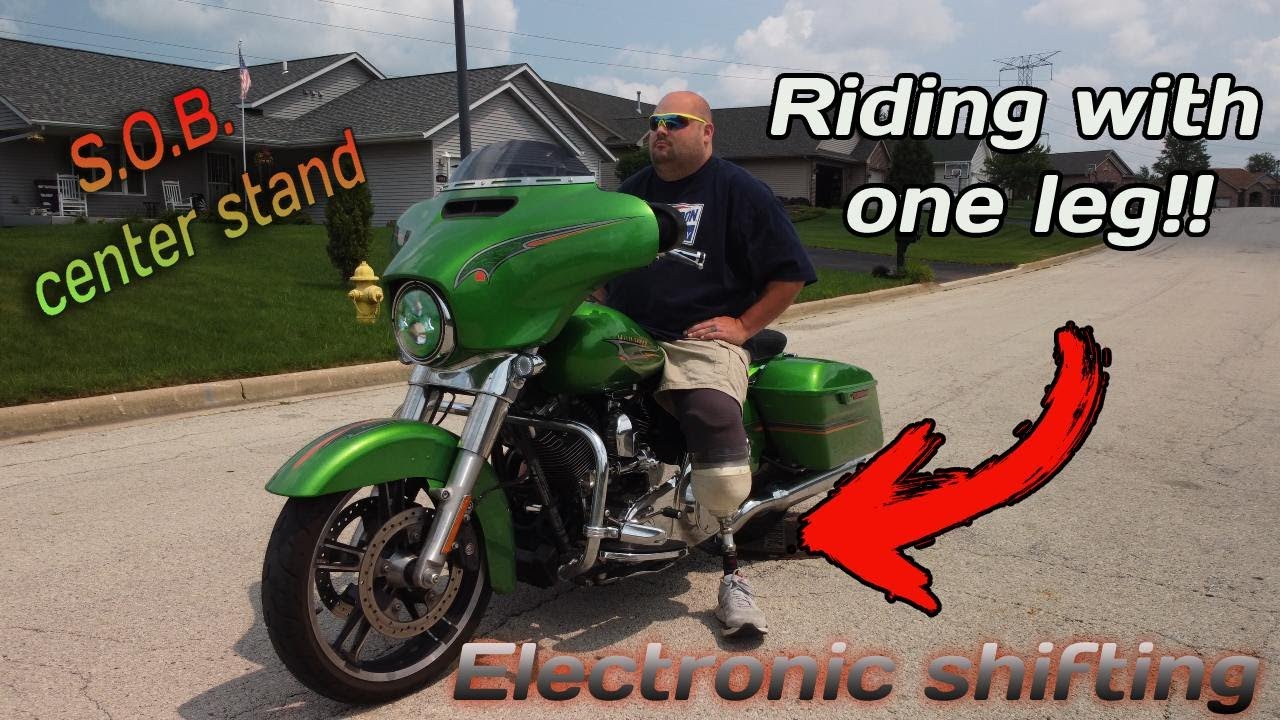 Guy rides a Streetglide with only one leg!!!