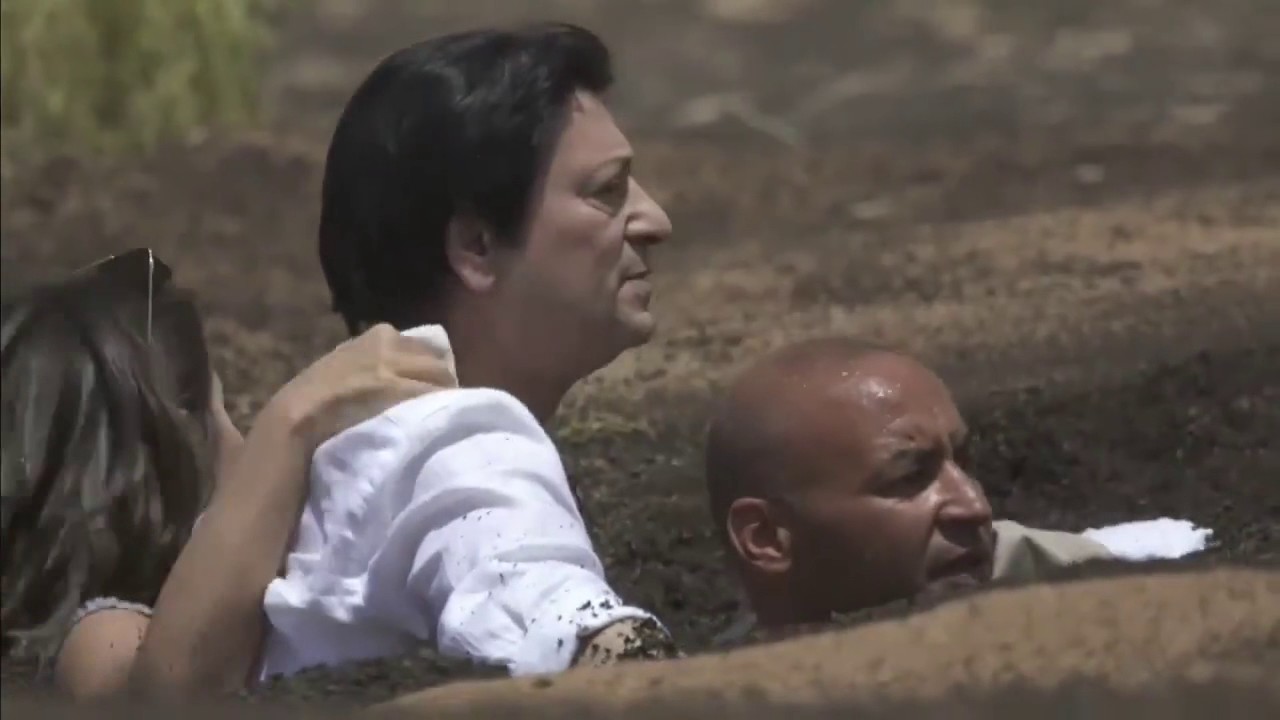 الحلقة 27 : محمد الحلو ينطق الشهادتين فى معركته مع سحلية رامز فى رامز تحت الأرض