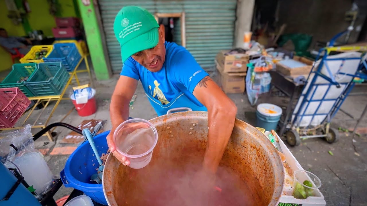 POZOLE ROJO del CHINO de ABASTOS ... EL MEJOR DE México 🤤🇲🇽