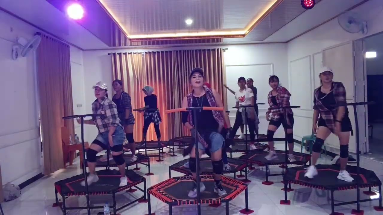 Eeeeee...Aaaa#senam TRAMPOLIN DANCE#Dance kreasi EEEE.. AAAA TIKTOK Firal#T&F group PARE