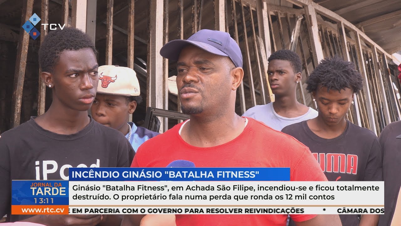 Incêndio destrói ginásio 
