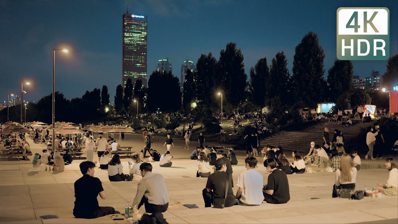 【4K HDR】 SEOUL WALK - Cool night & Beer in Yeouido Han River Park, Thousands of KOREAN gathered!