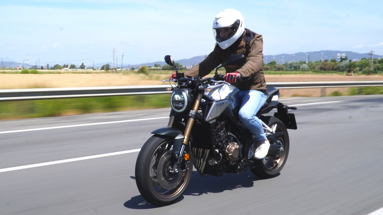 Honda CB650R 2022 - ¿La mejor primera moto? 🤔 - Prueba / Review en español | HolyCars TV