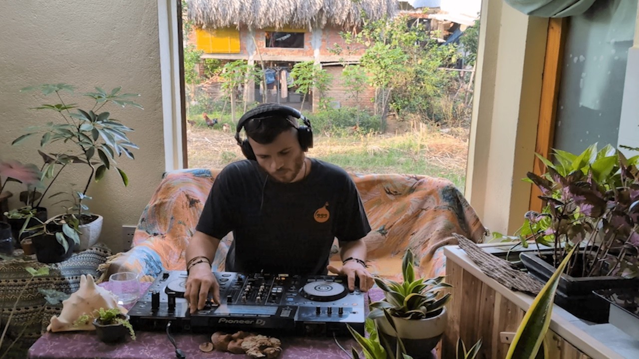 // DJEKITO // #18 // GRUMPY HOUSE GROOVES //