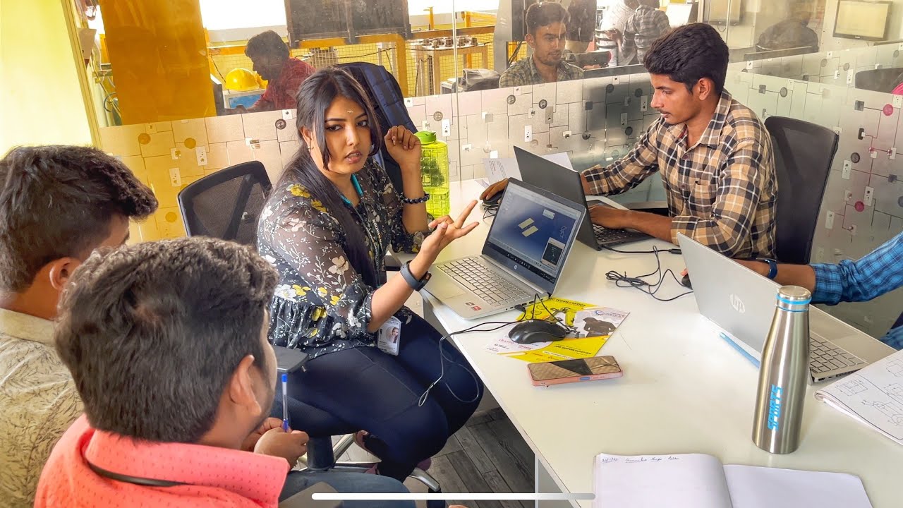 Engineers-க்கு வேலை இல்லைங்கறது எல்லாம் சும்மா!! 100% Placement Within 3 Months