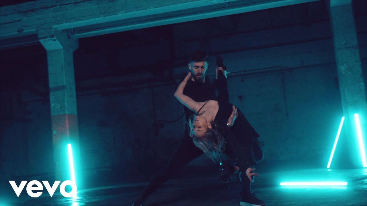 Emdey, ADN Lewis - She's Like The Wind (Through My Tree)